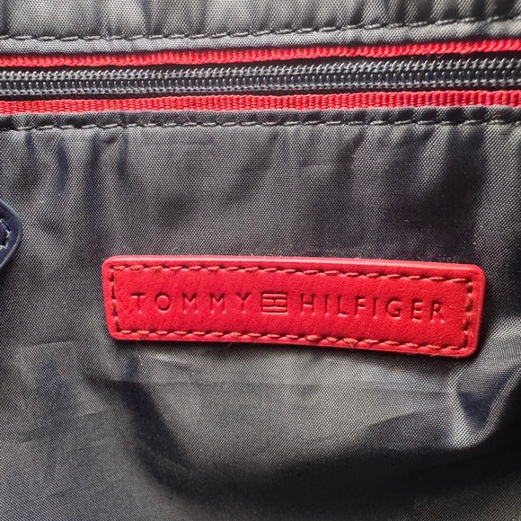 Tommy Hilfiger Garden Classics II-Medium Crossbody Bag-Navy and White Monogram - Picture 11 of 14